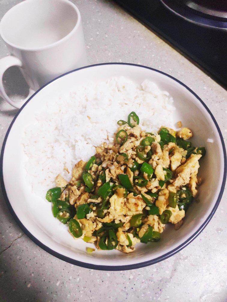 厨师长教你：“青椒炒鸡蛋”的家常做法 ,非常下饭