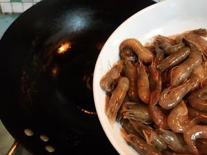 杭椒香菇炒河虾的做法 步骤9