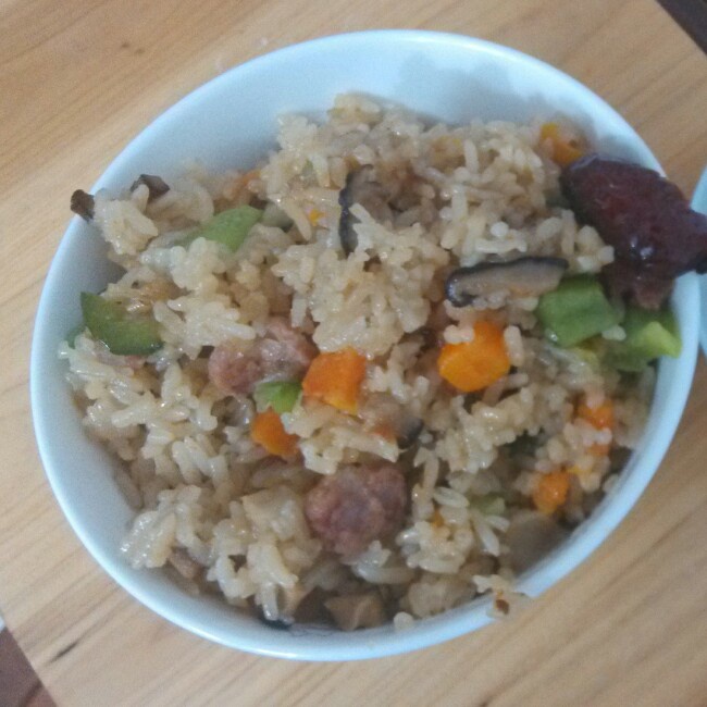 电饭锅版香菇腊肠饭