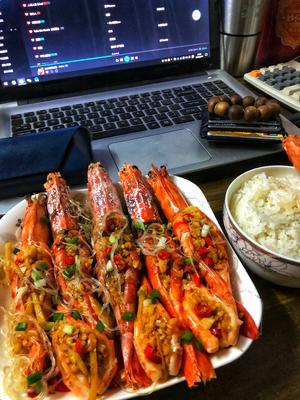 粉丝蒜蓉开边虾&Garlic shrimp的做法 步骤4