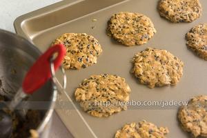 黑芝麻燕麦高纤饼干（无添加，另含植物油减脂配方）的做法 步骤11