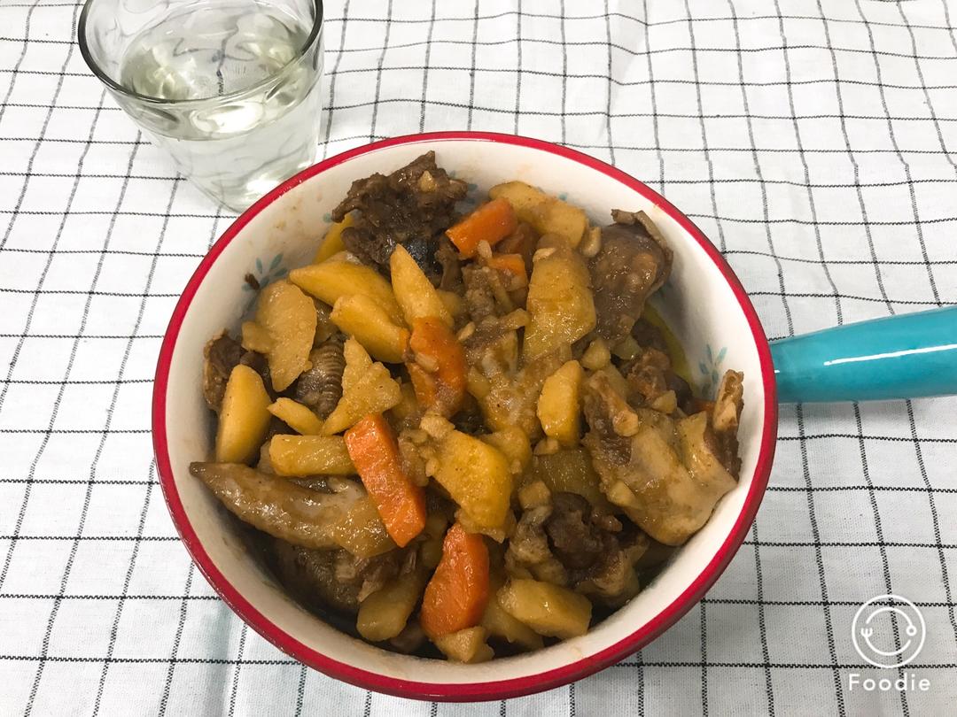 土豆炖鸡块