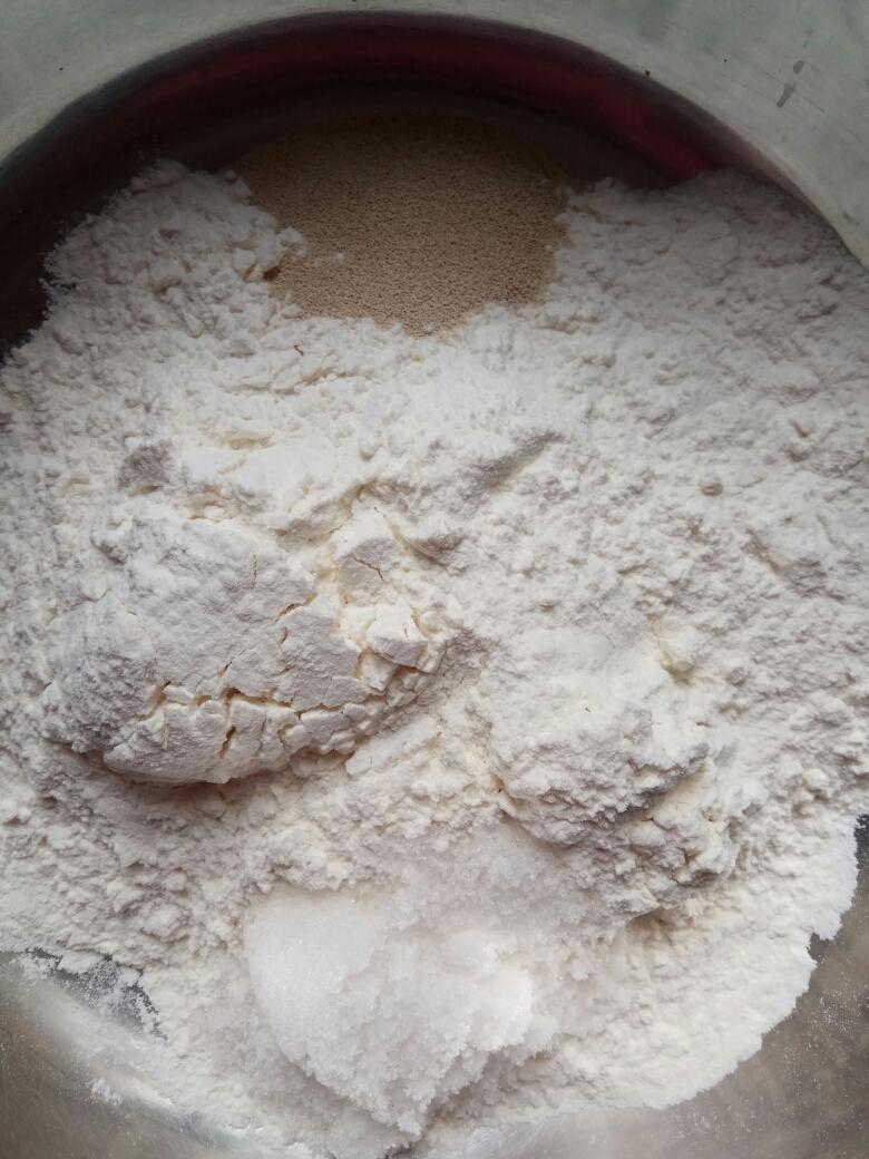 纯奶手撕吐司的做法 步骤1