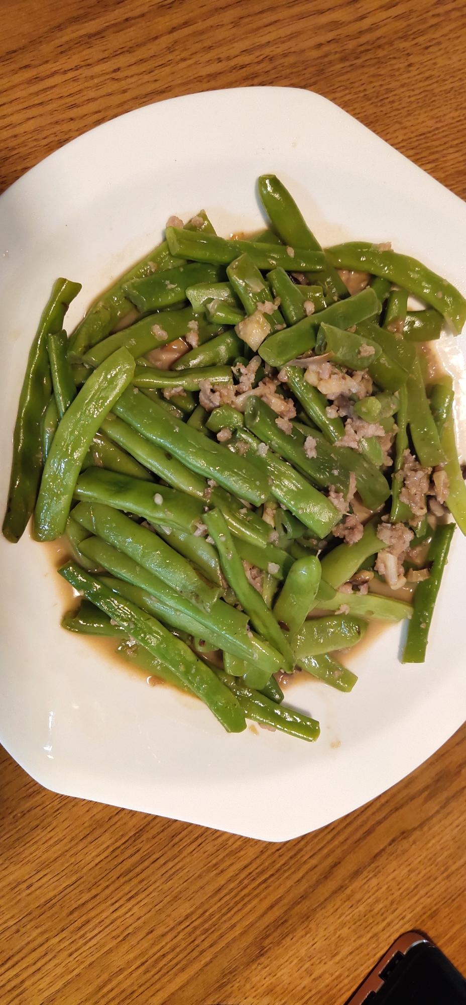 肉碎香菇焖豆角的做法
