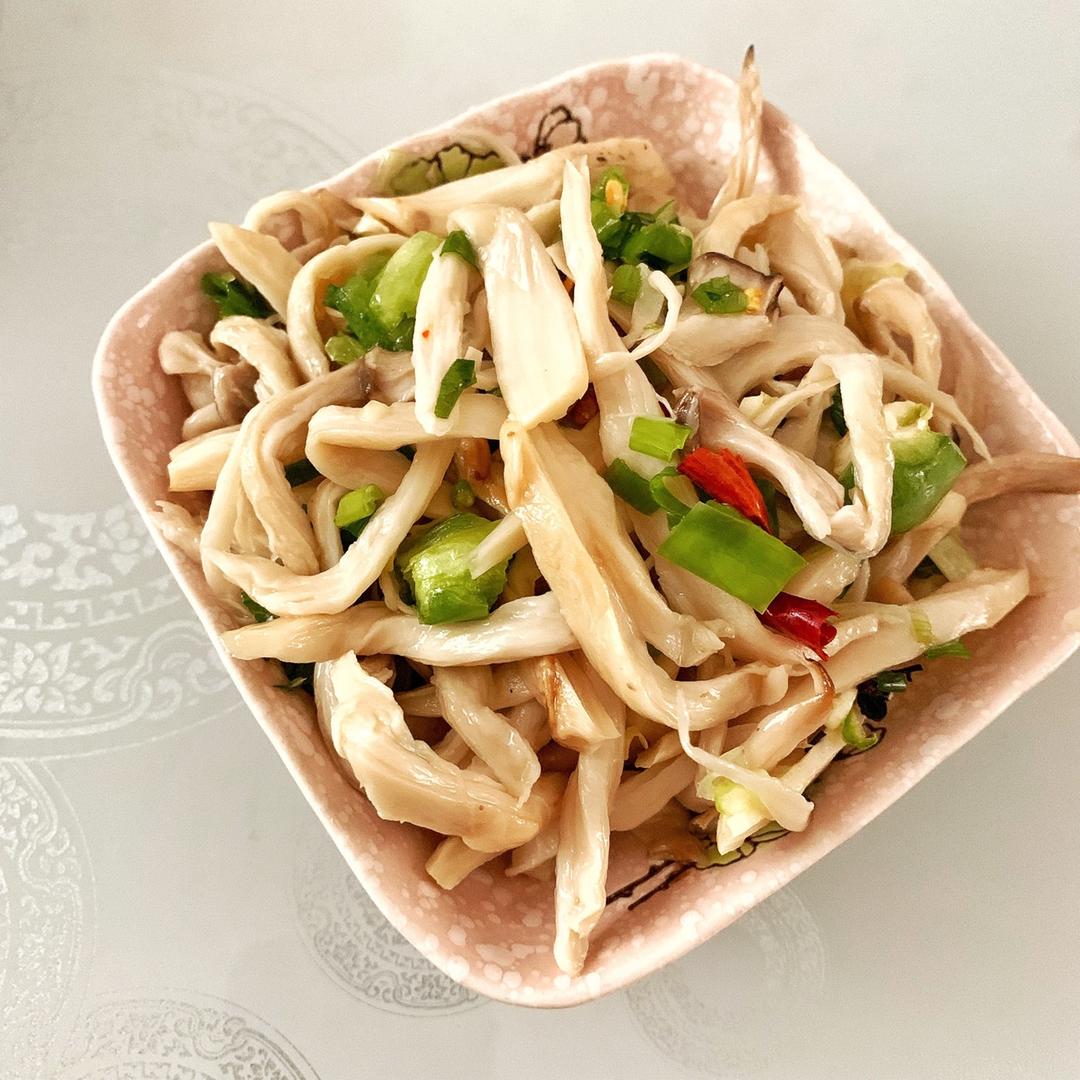 惊艳又开胃：凉拌手撕杏鲍菇（鸡腿菇）