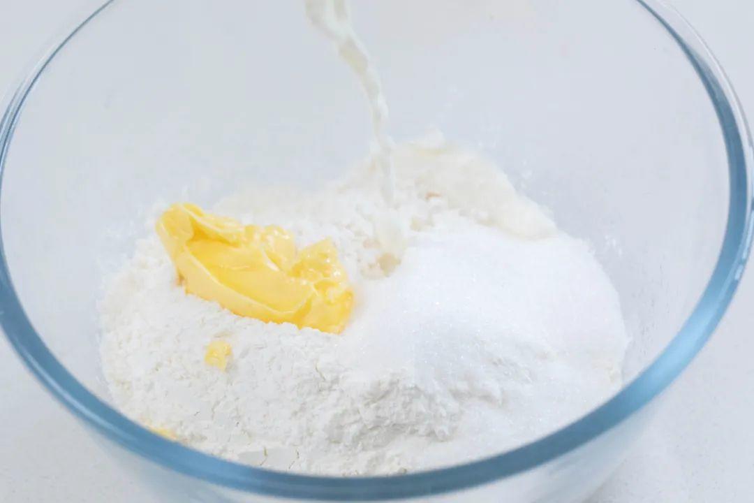 纯奶手撕吐司的做法 步骤1