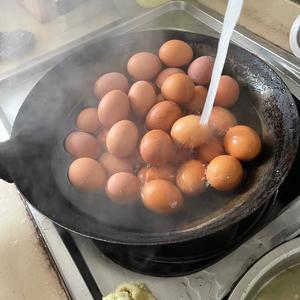 家庭版五香茶叶蛋的做法 步骤3