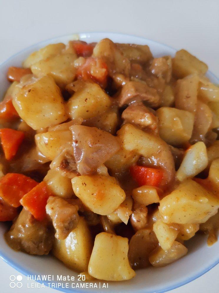 简单好吃的咖喱鸡肉饭（土豆很糯，鸡肉很嫩，三十分钟左右完成）