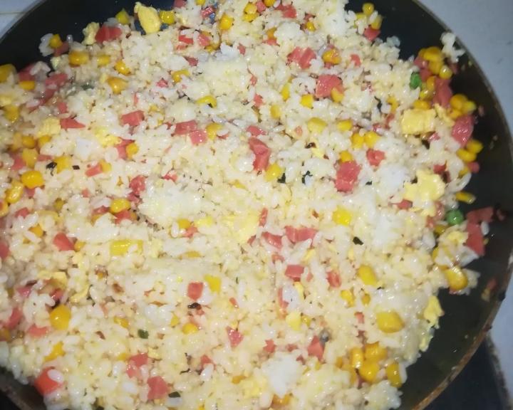 黄金蛋炒饭的做法 步骤3