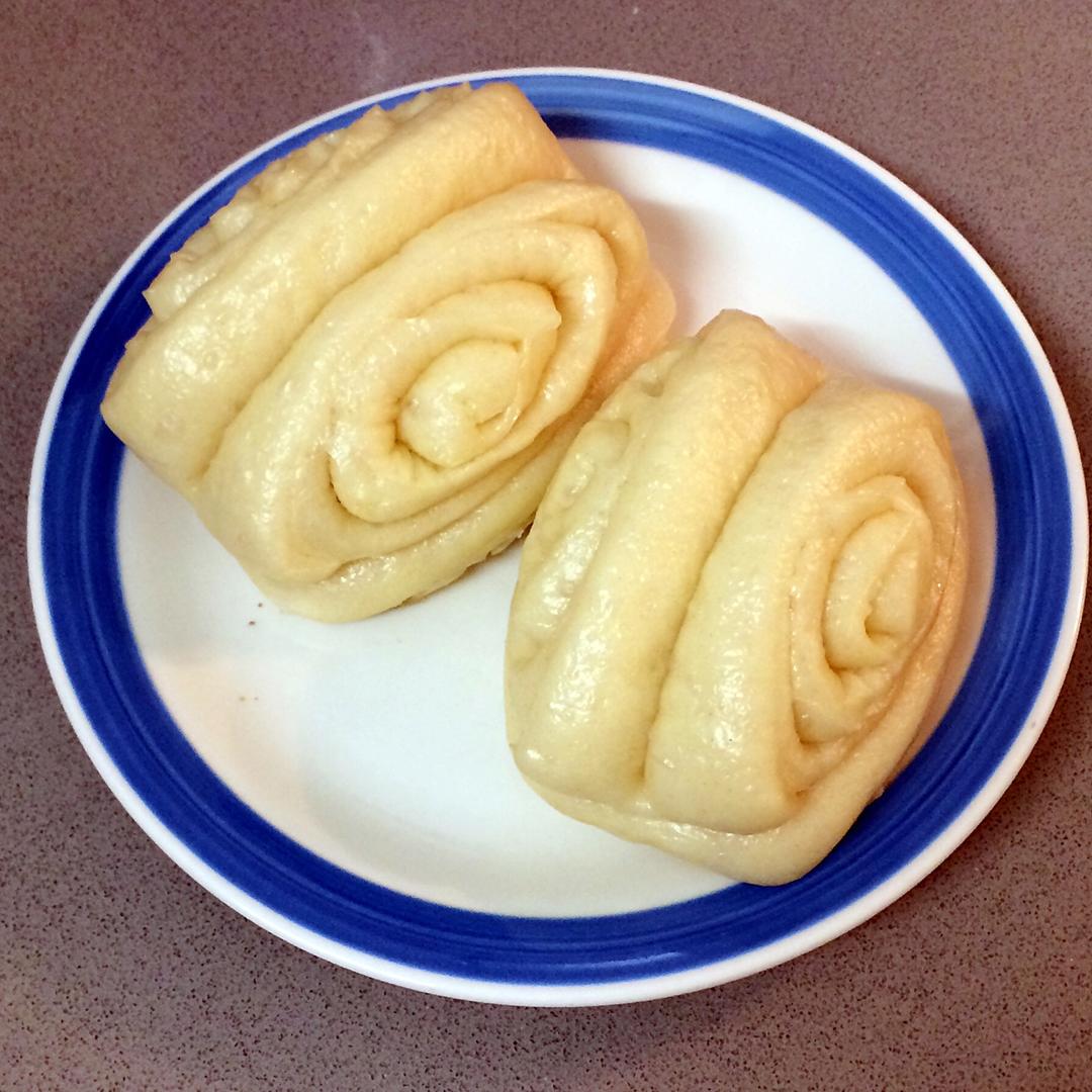 壁花想下厨做的白花卷