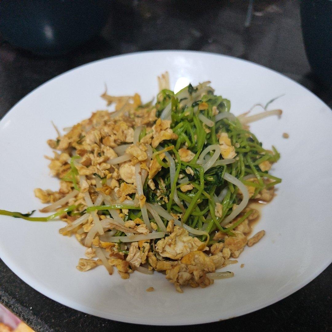 清新豌豆苗