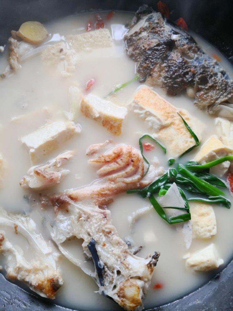 鱼头豆腐汤