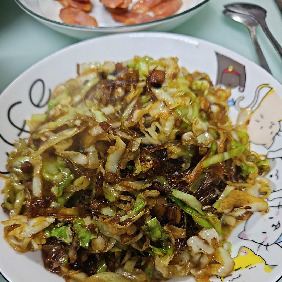 最近爱吃粉丝粉条～包菜炒粉丝
