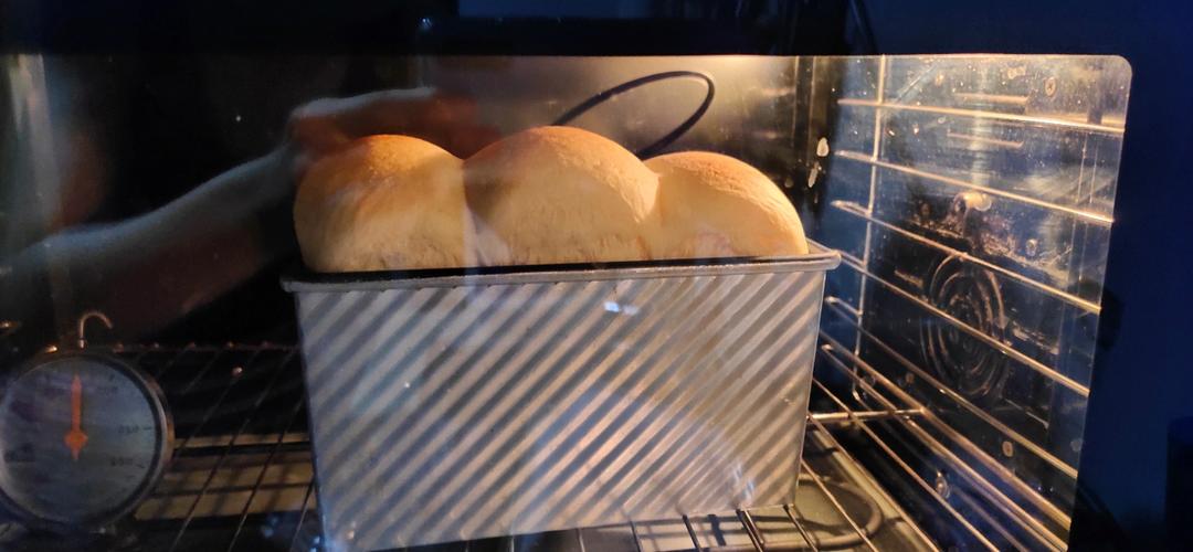 超级爆头王～牛奶蛋黄吐司