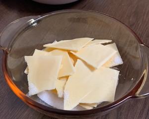 疫情期间在家闲的写个菜谱之岩烧乳酪的做法 步骤2