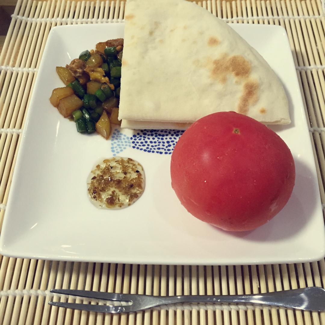 蒜苔午餐肉炒鸡蛋