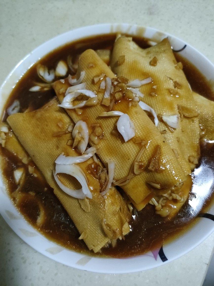 金针菇豆皮卷