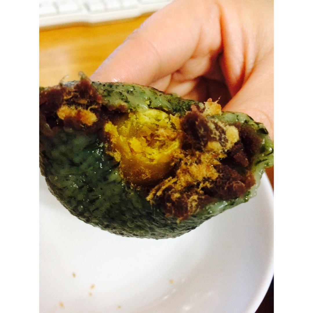 网红青团～～咸蛋黄肉松青团