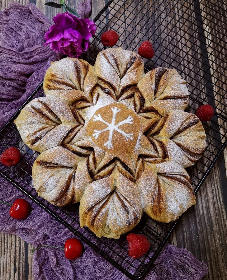 ins风圣诞节雪花豆沙面包---错过了夏天的风秋天的雨 不能再错过冬天的雪花