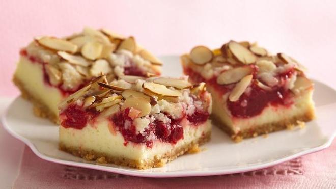 草莓杏仁芝士蛋糕－Almond Strawberry Cheesecake Bars的做法