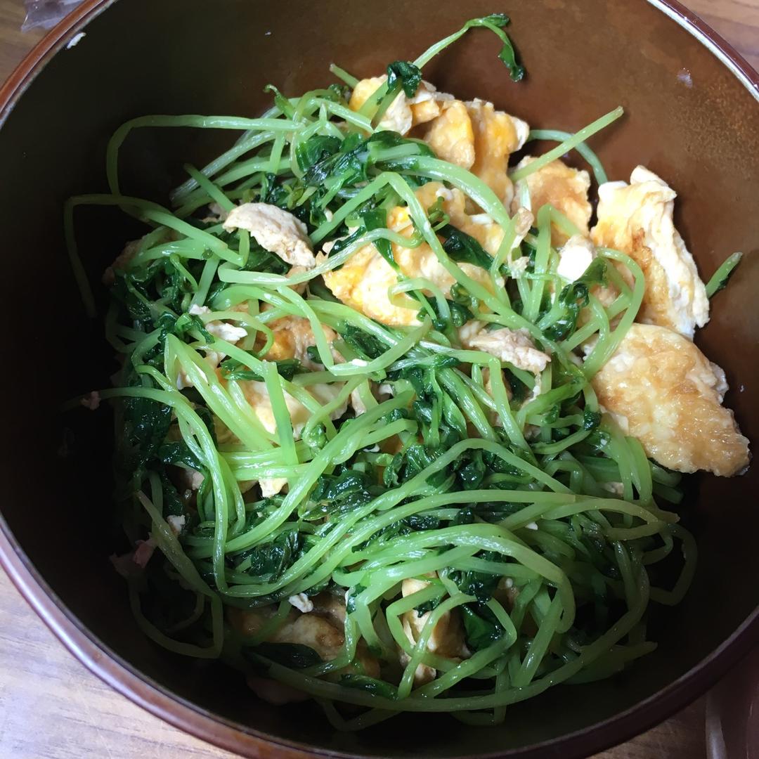 豌豆苗炒鸡蛋