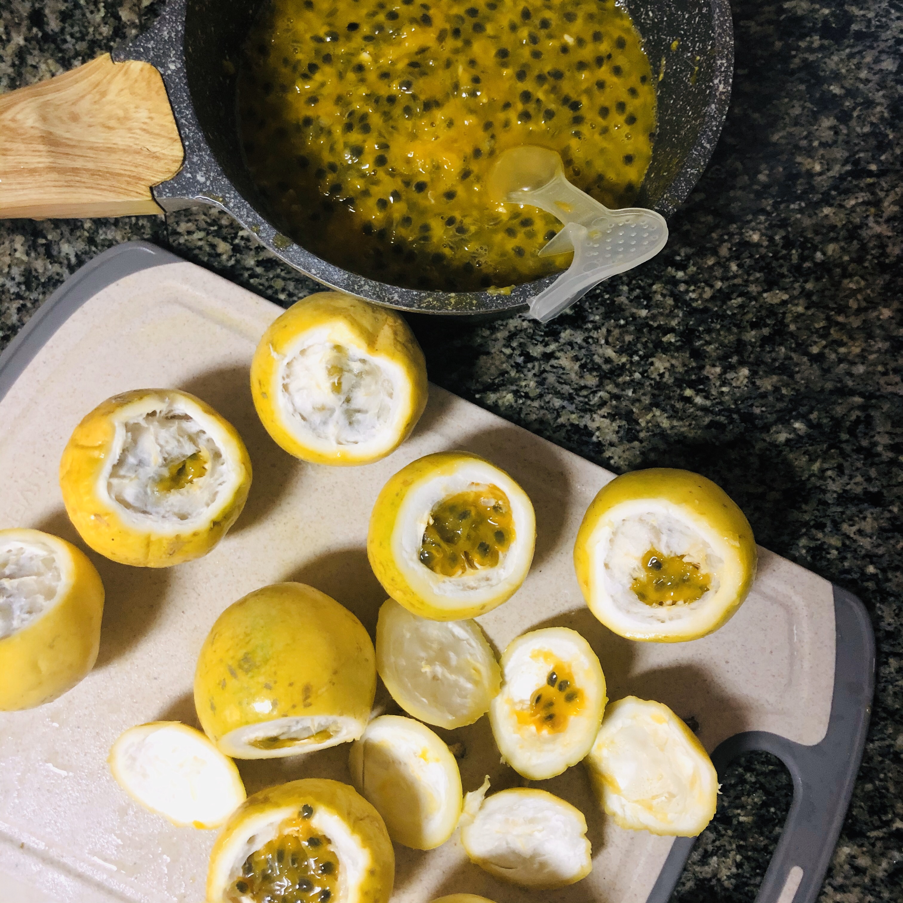 柠檬百香果酱🍋的做法 步骤1
