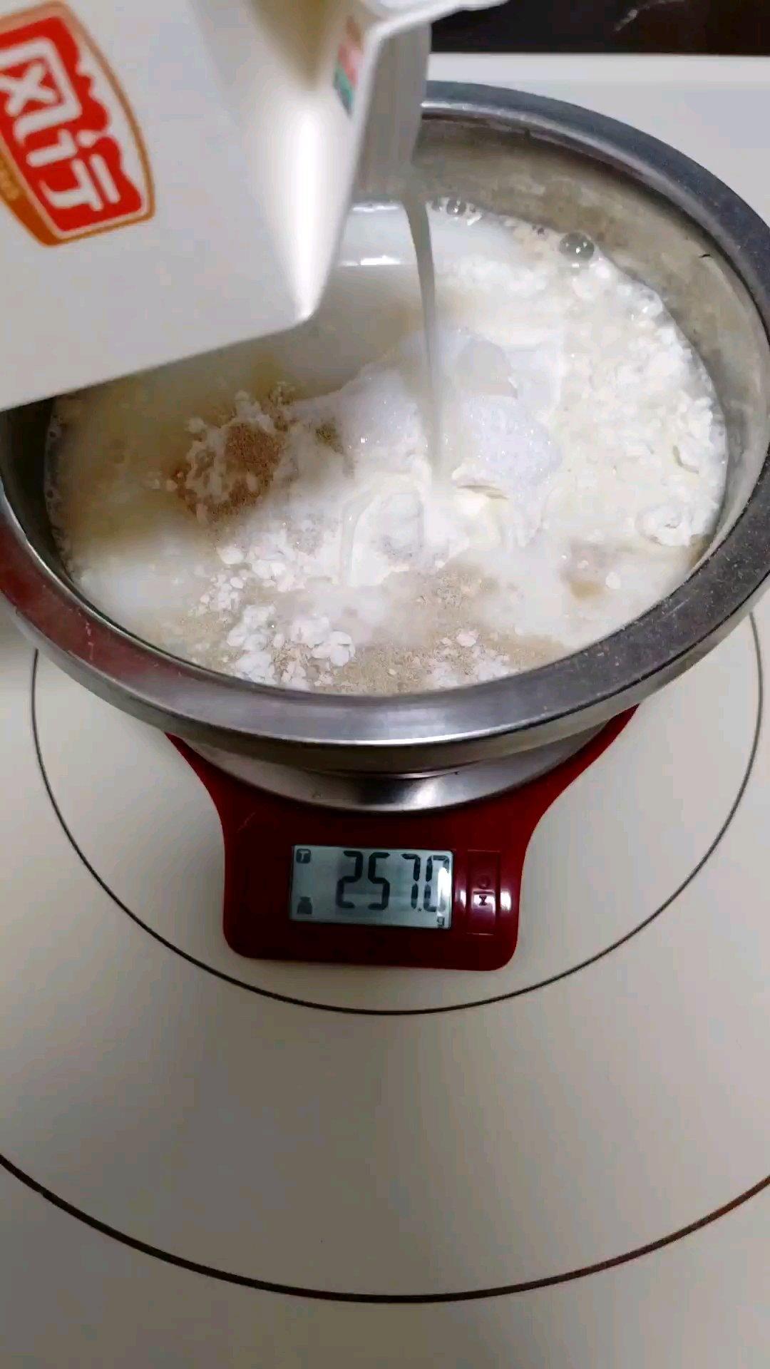 纯奶手撕吐司的做法 步骤1