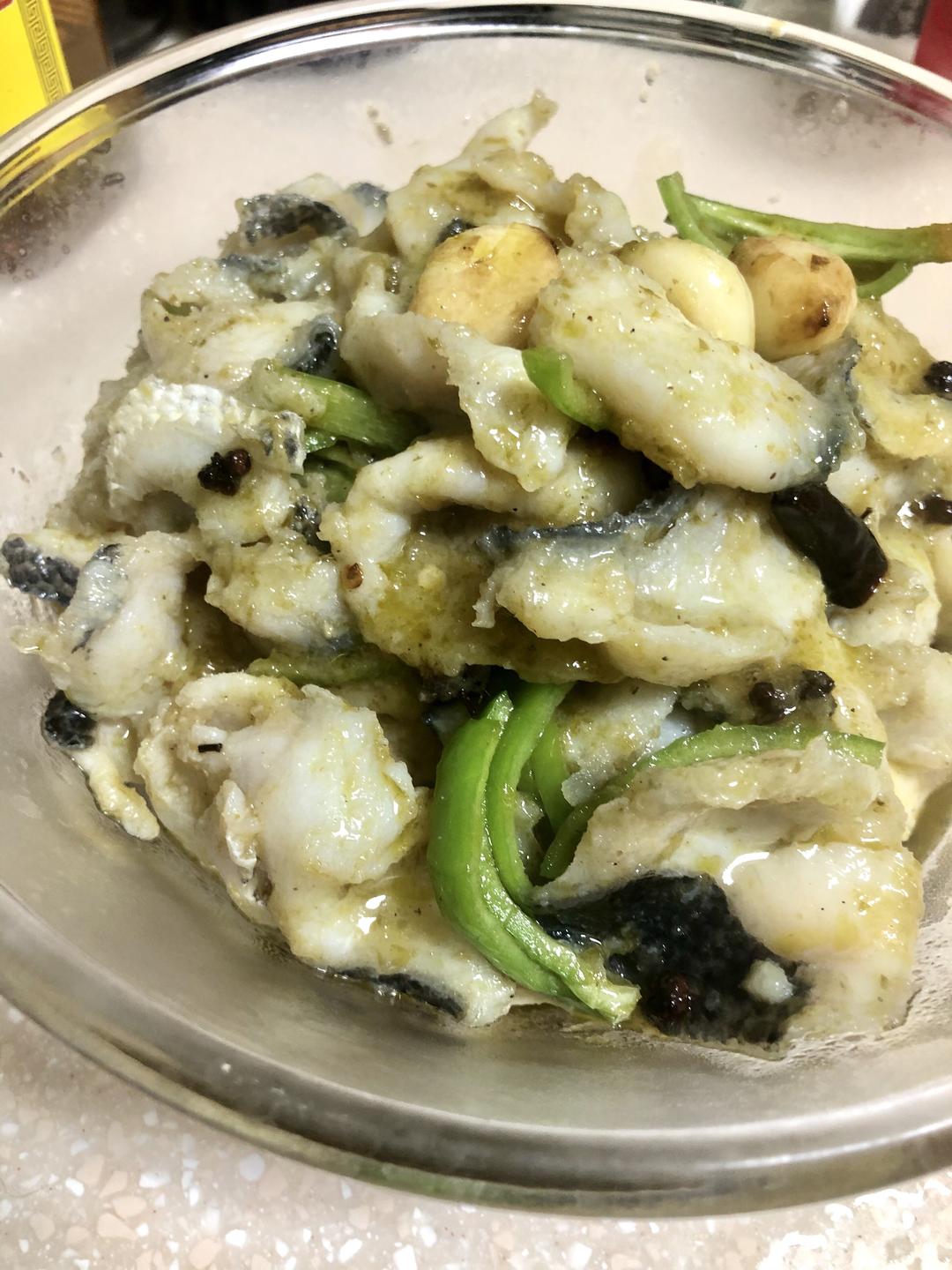 超级嫩滑的酸汤鱼片，居然比泡面还简单？！的做法