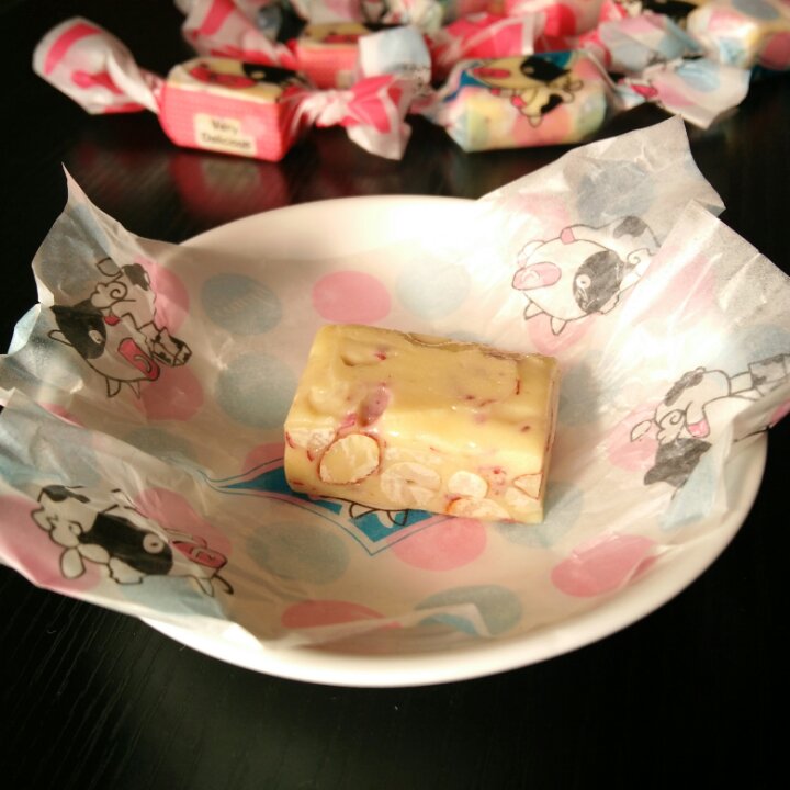 玫瑰杏仁牛轧糖