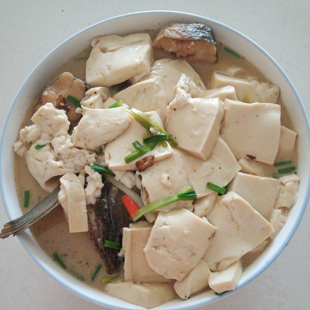 鱼头豆腐汤