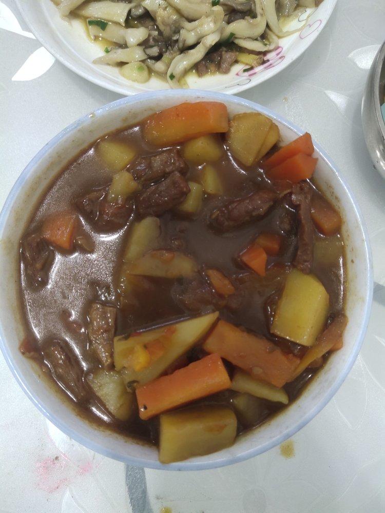 土豆炖牛肉