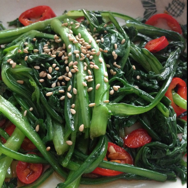 茼蒿拌鸡丝