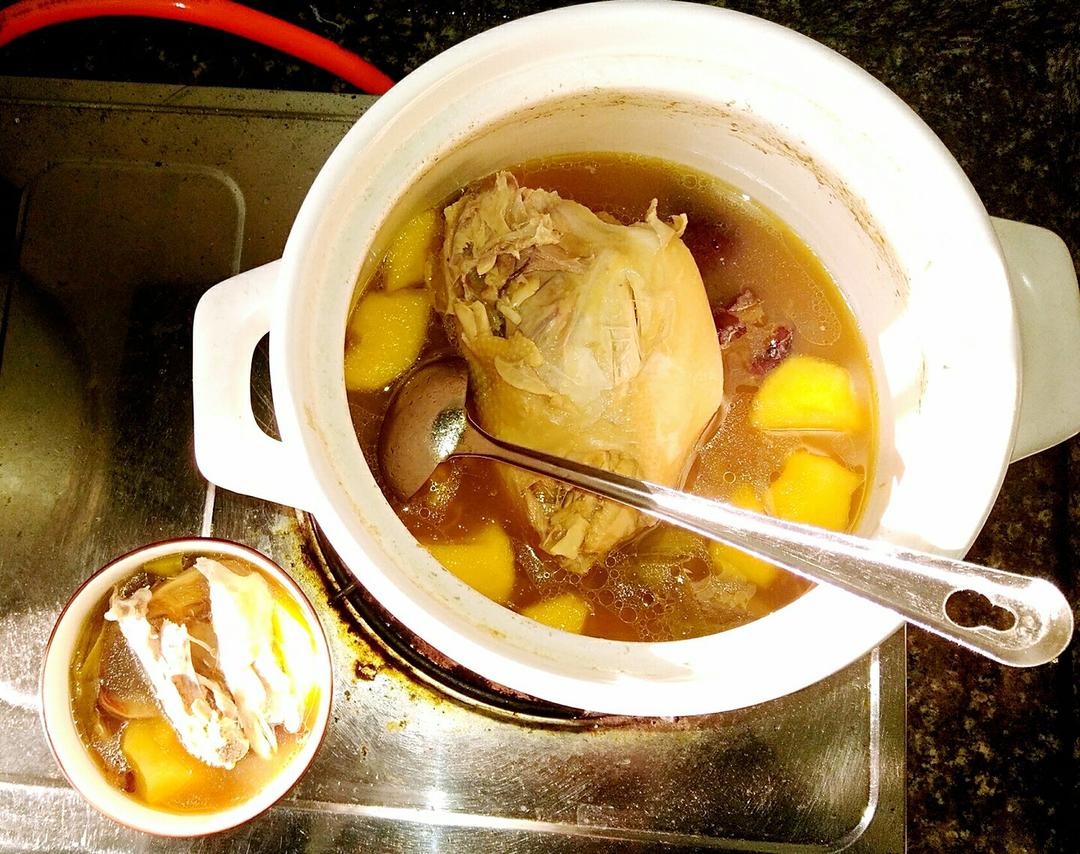 霸王花红枣百合鸡汤