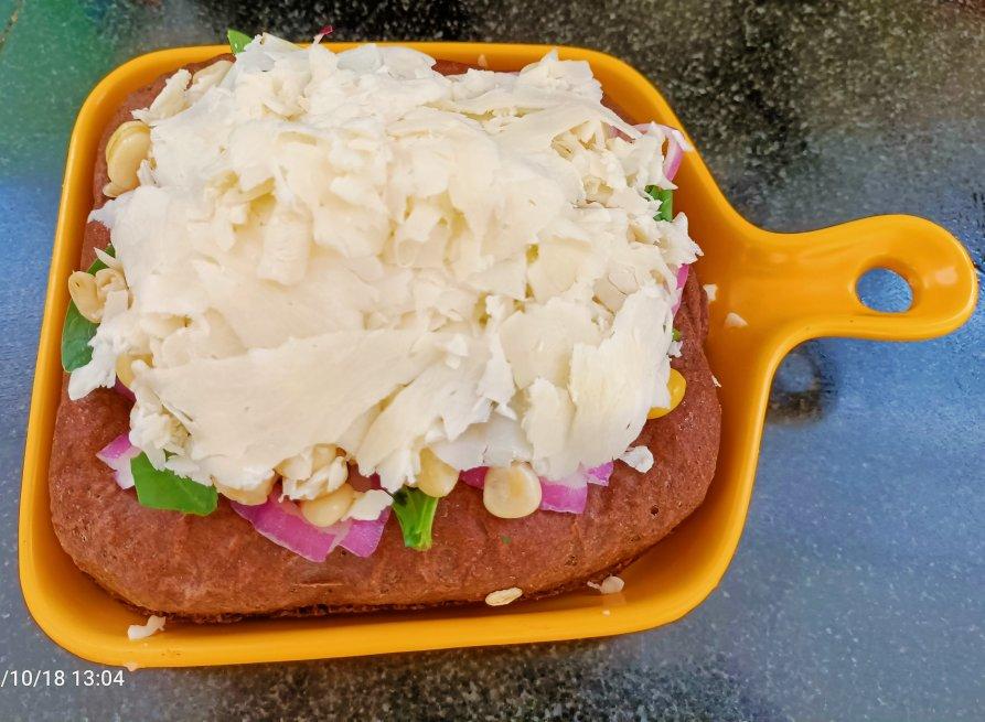 黑椒鸡肉蔬菜披萨