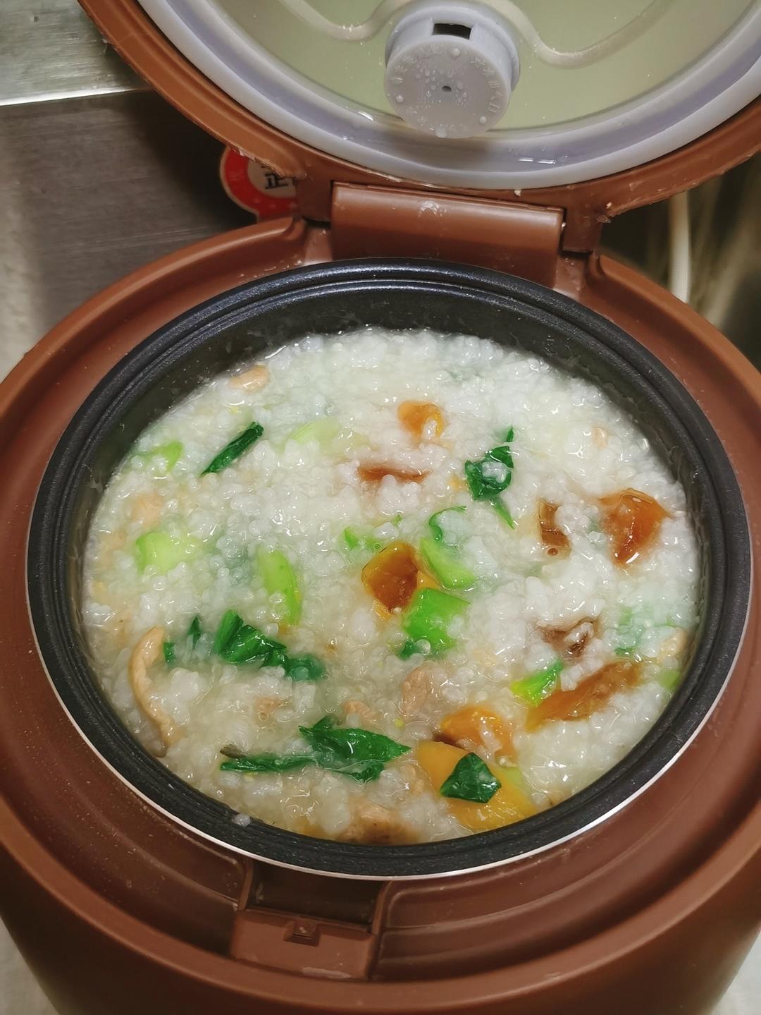 妈妈👩教我做的皮蛋瘦肉粥🥣简单快捷美味😋