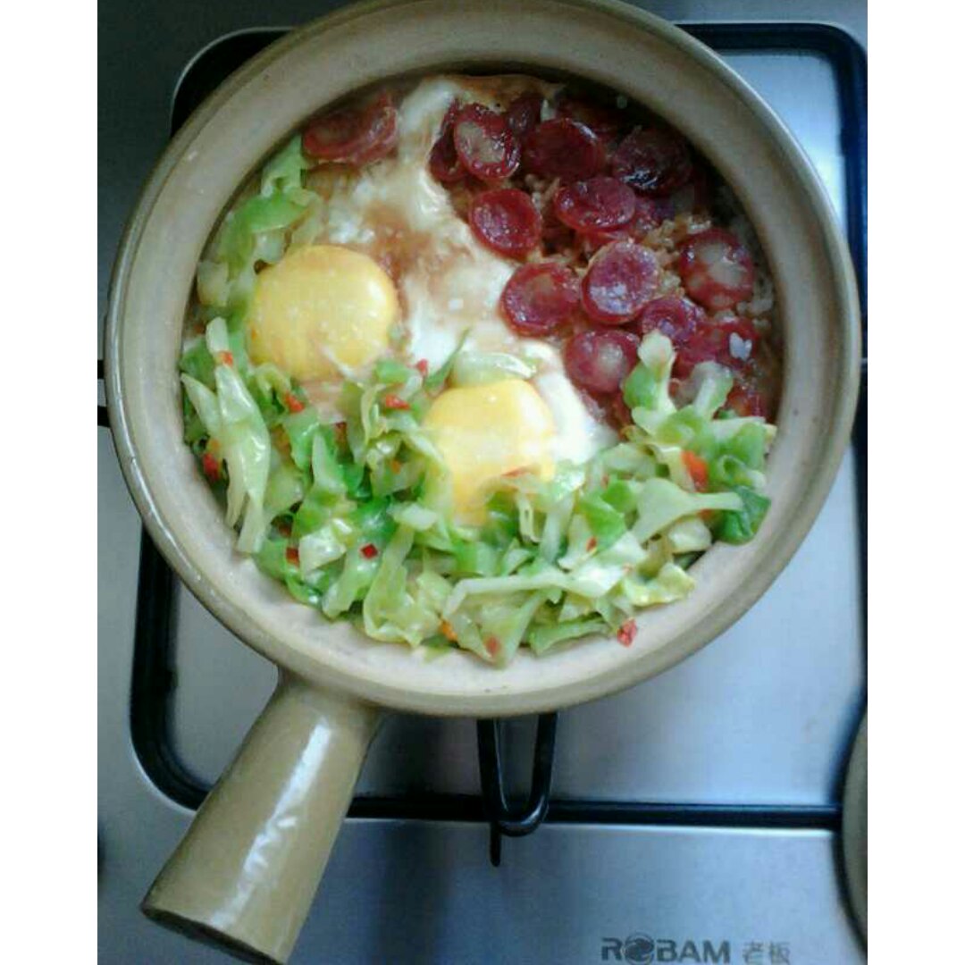 广式腊味煲仔饭