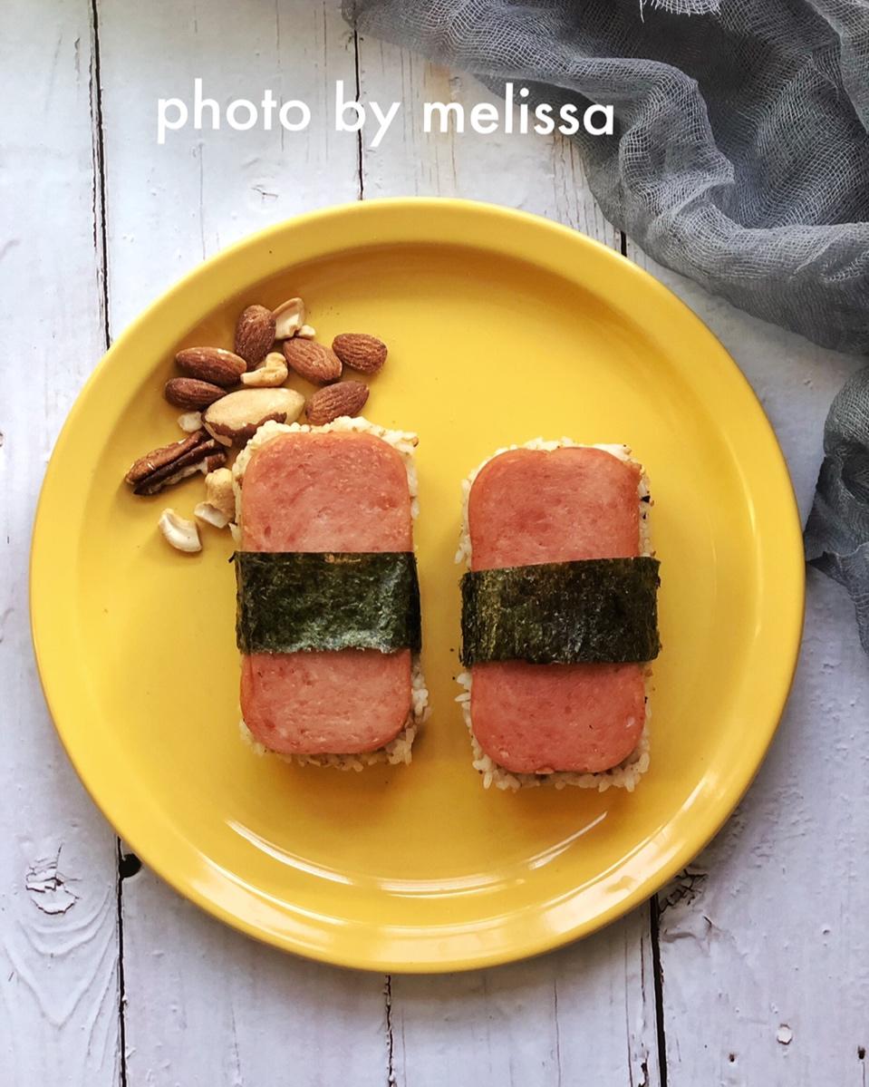 Spam Sushi Masubi 午餐肉甜蛋寿司 by あっ、 妄想グルメだ!
