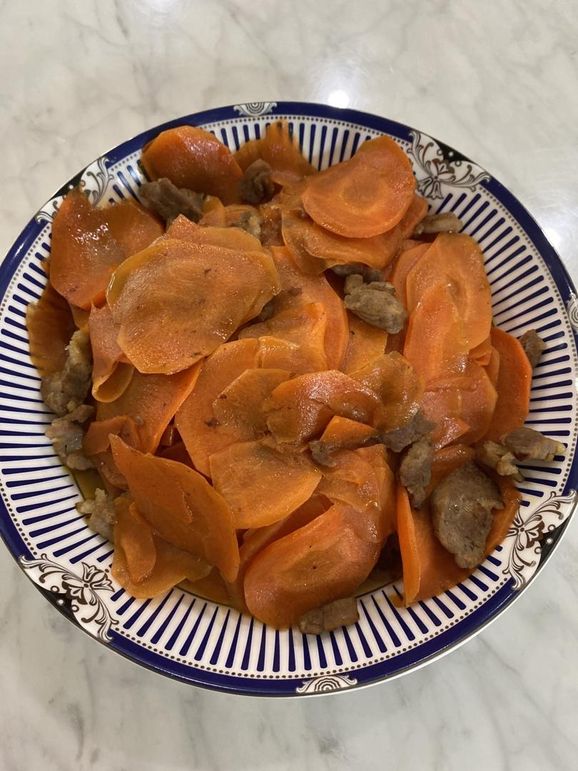红萝卜炒肉丝