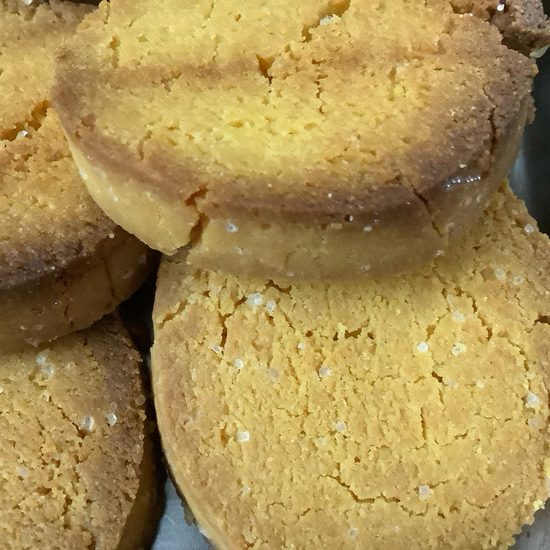 玉米粉黄油牛奶饼干