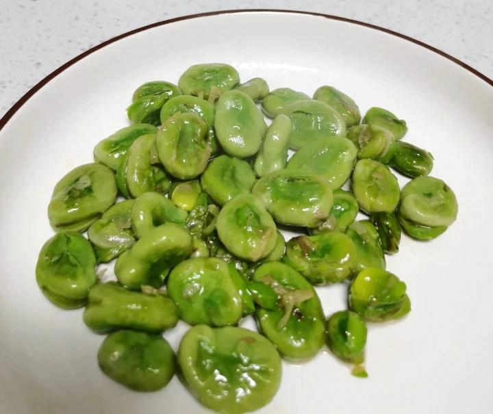 无比鲜美的葱油蚕豆