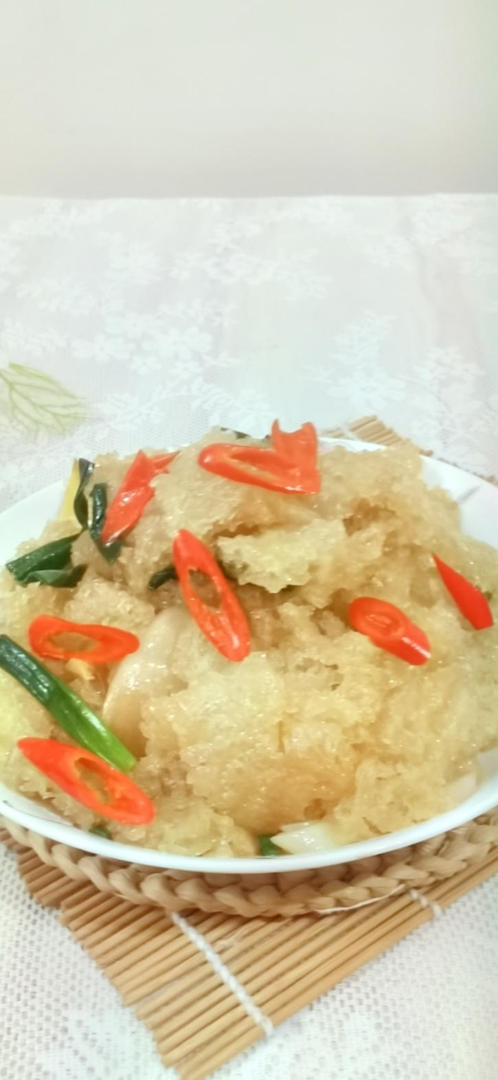 蒜苗炒浮皮（炸猪皮）