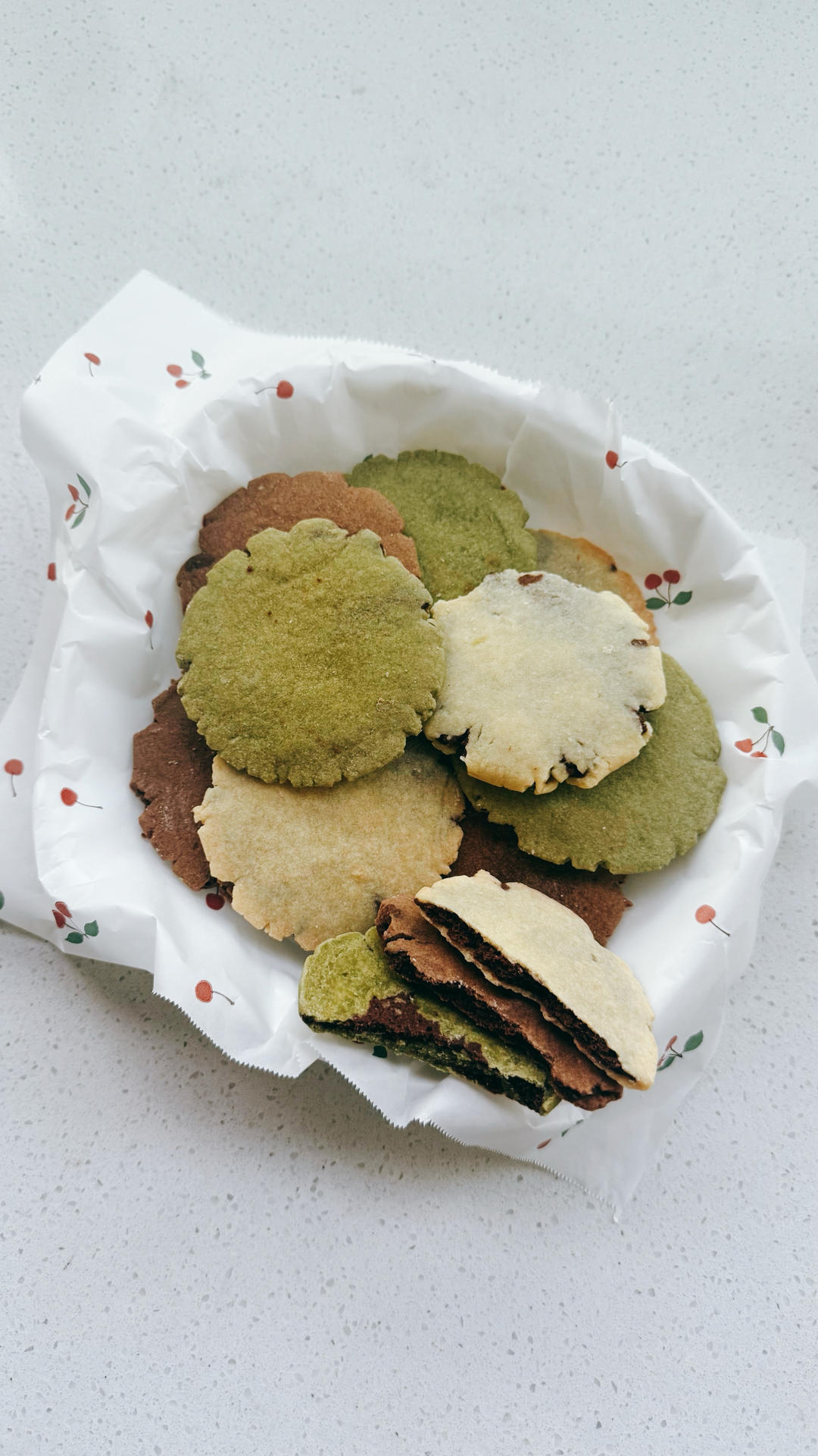 想要1种曲奇2种口感那就要试试这个巧克力布朗尼裂纹软曲奇~