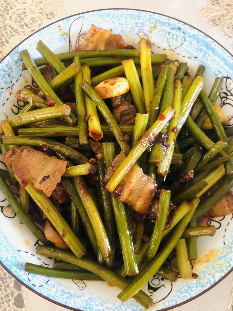 蒜薹回锅肉