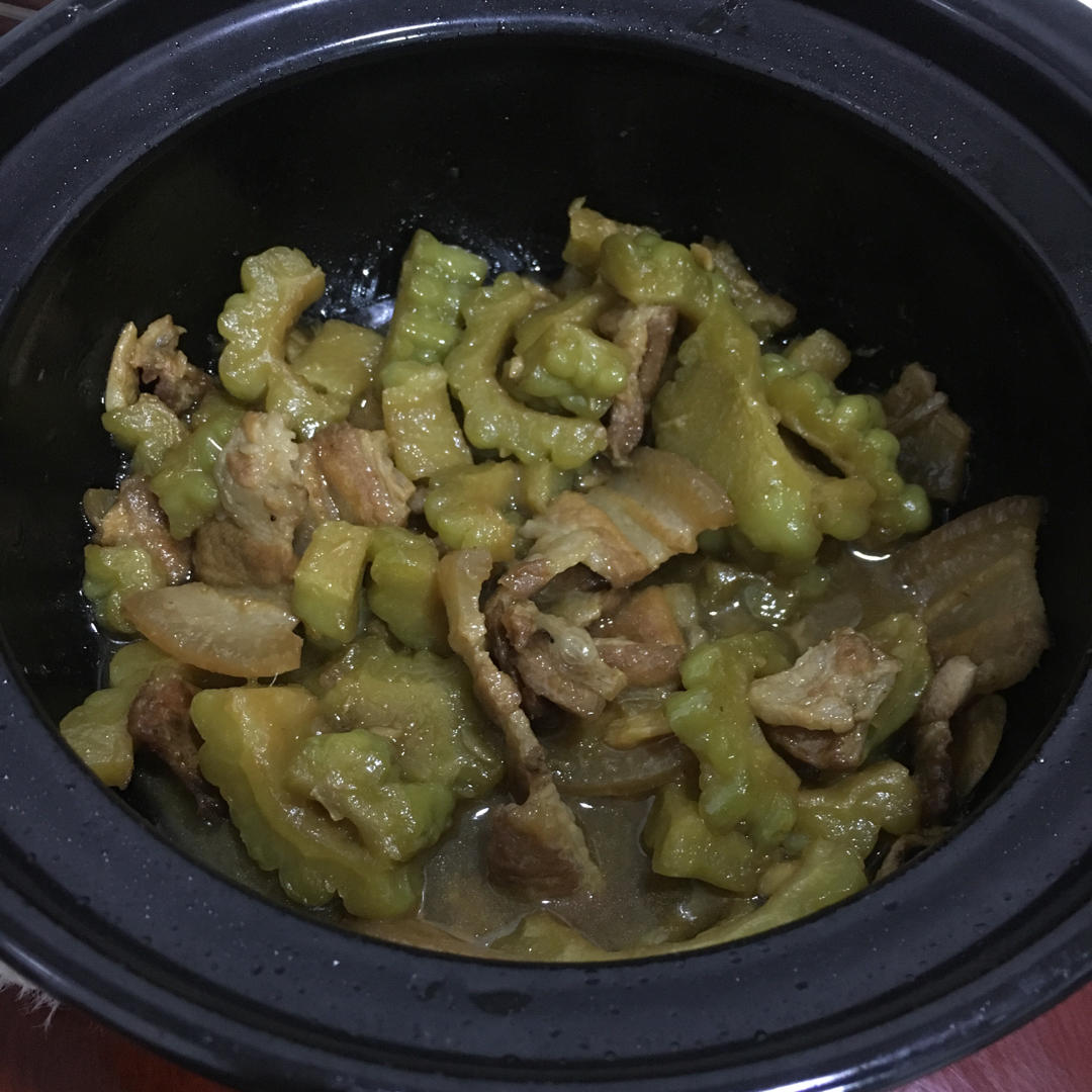 苦瓜焖五花肉