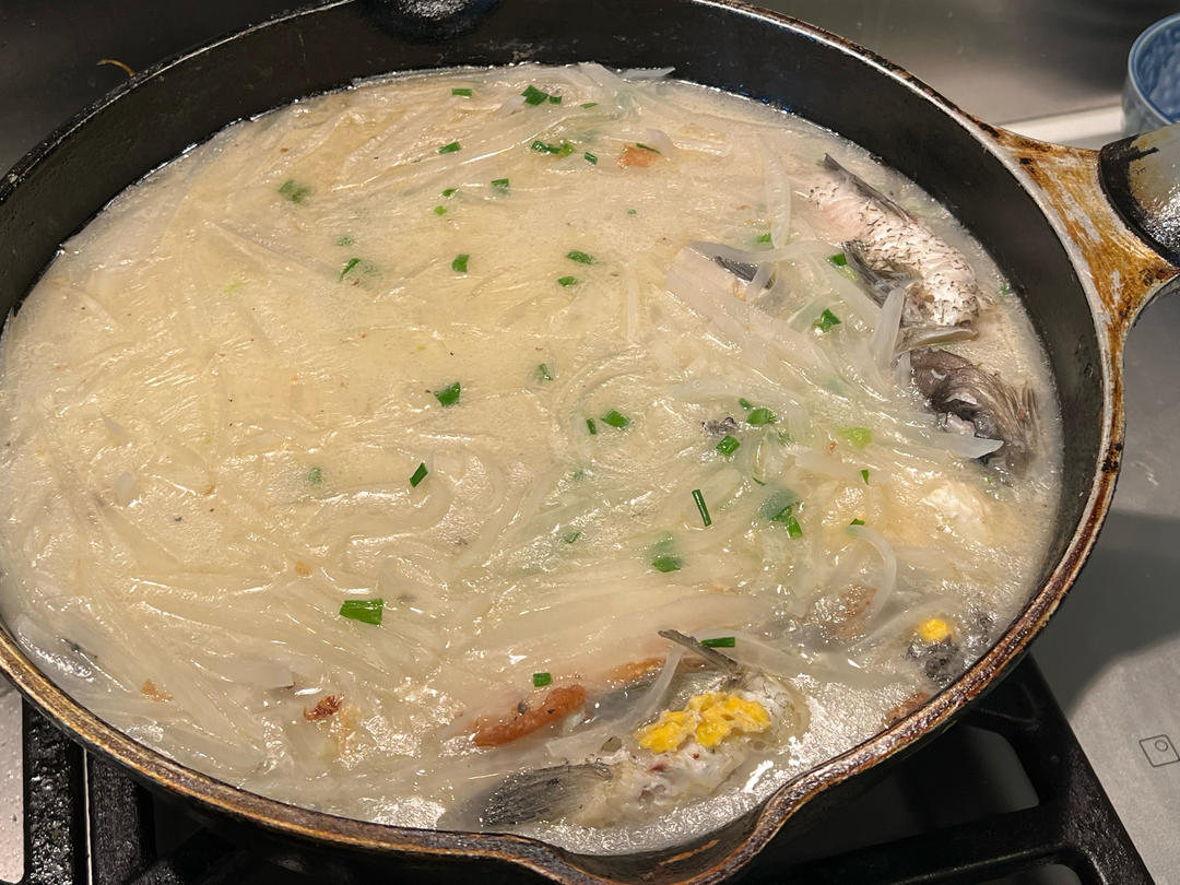 这样做的鲫鱼汤超好喝，奶白奶白的