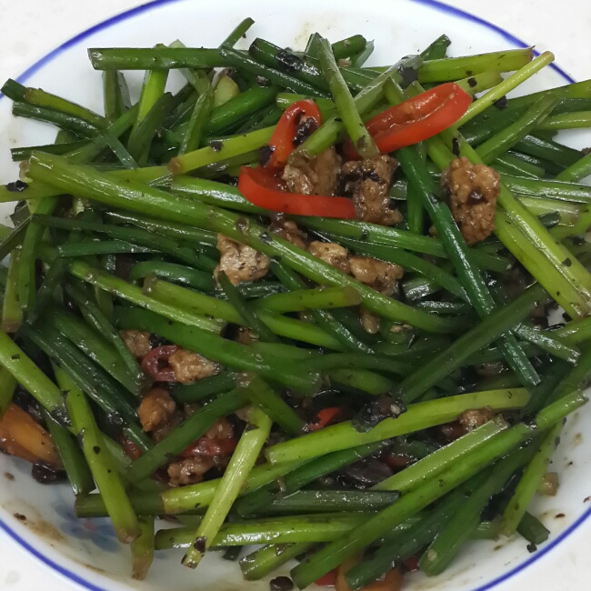 韭菜花小炒肉