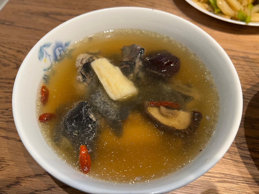 补血补气乌鸡汤