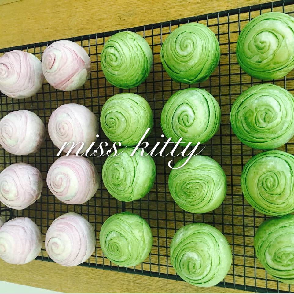 蛋黄酥~紫薯、抹茶、原味~花好月圆，中秋快乐~内附一次做六色蛋黄酥方法~