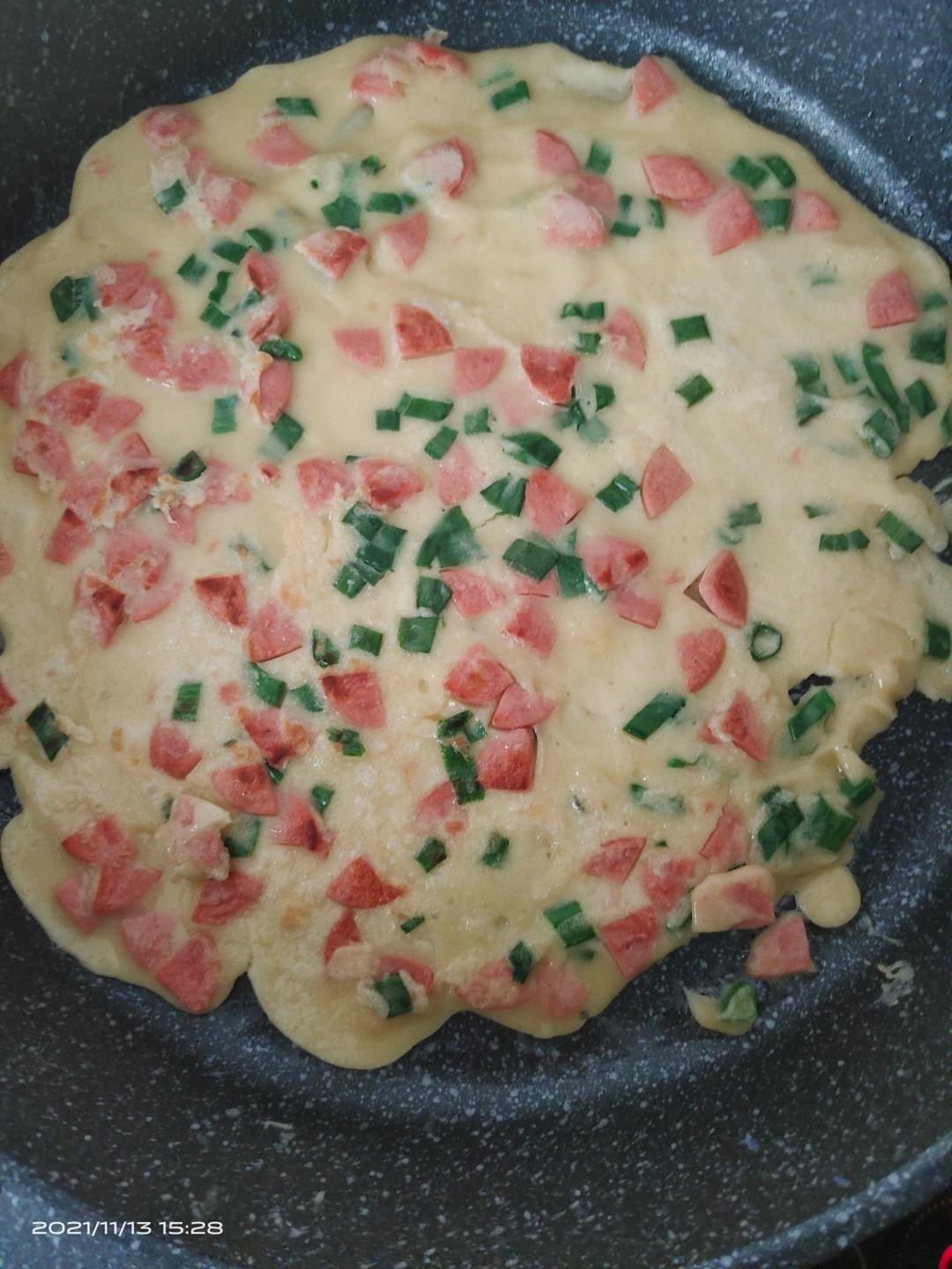 火腿肠葱花鸡蛋饼