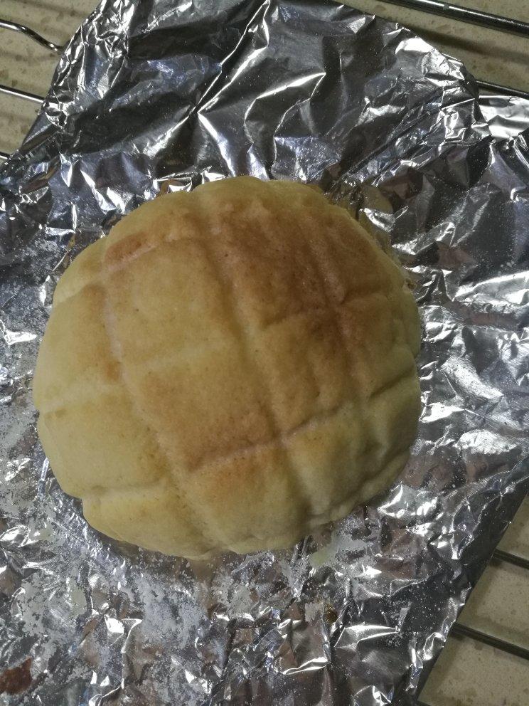 好吃到炸裂的港式菠萝包（附带制作酥皮的小视频）